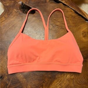 🎈PRICE DROP! ❤️ LULULEMON Sports Bra Top in pretty Peach! Size 6
